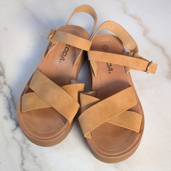 Soda Shoes - Soda Camel Sandals Size 7